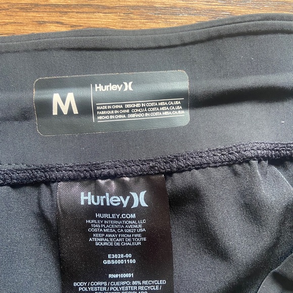 Hurley loose athletic shorts - Picture 2 of 2